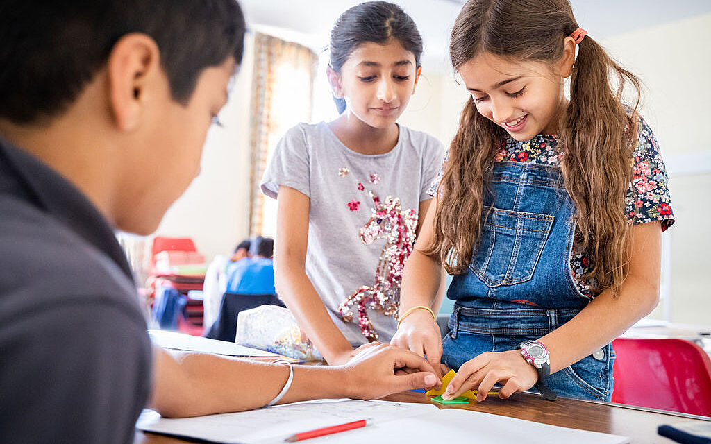 Hatch end tuition photography Roya Nishka